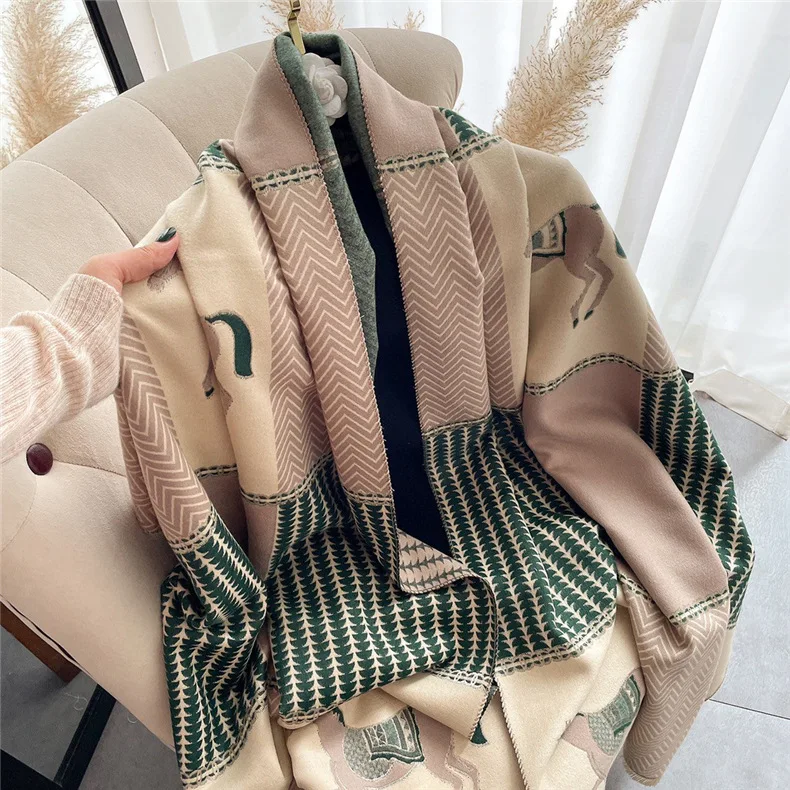 Рисунок 5 - Длинный шарф из искусственного кашемира