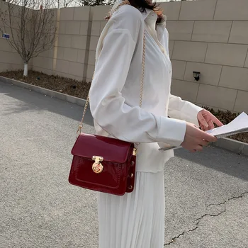 

The New 2020 Fashion Shoulder Messenger Chain Small Package