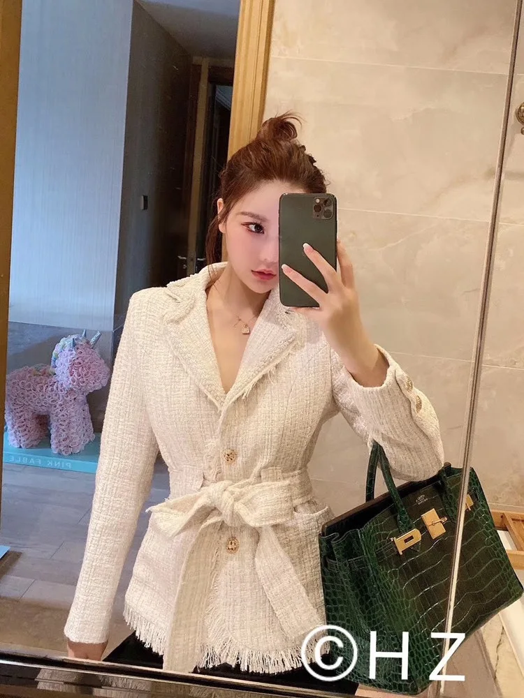 

2019 Graceful Off-white Tweed French Debutante-Style Webbing Industrial Pearl Collar Waist Hugging Bandage Cloth Coat