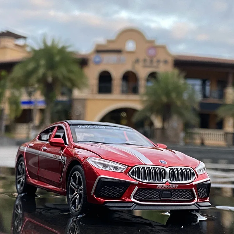 1:32 BMW M8 Alloy Car Model Diecast 