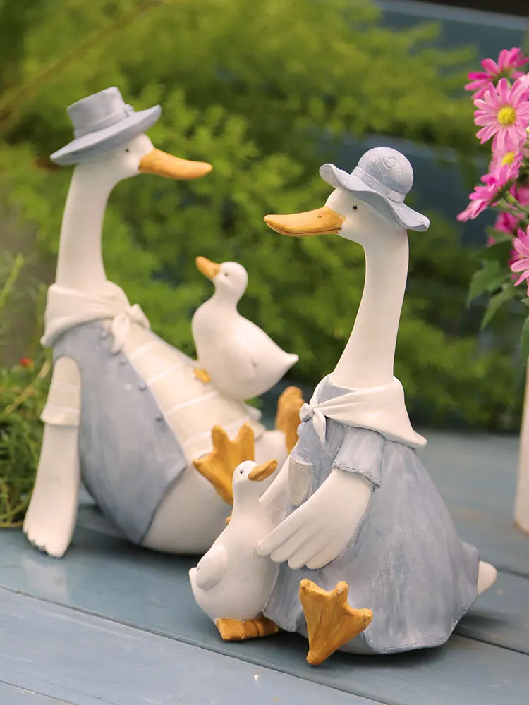 

Nordic Cute Couple Duck Cartoon Animal Resin Crafts, Miniature Figurines, Fairy Garden, Courtyard, Balcony, Layout, Home Decor