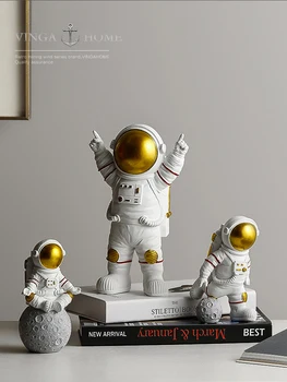 

Resin astronaut Statue Garden Decorative Cute Lifelike astrogator Sculpture For Desk Decor Home Ornament