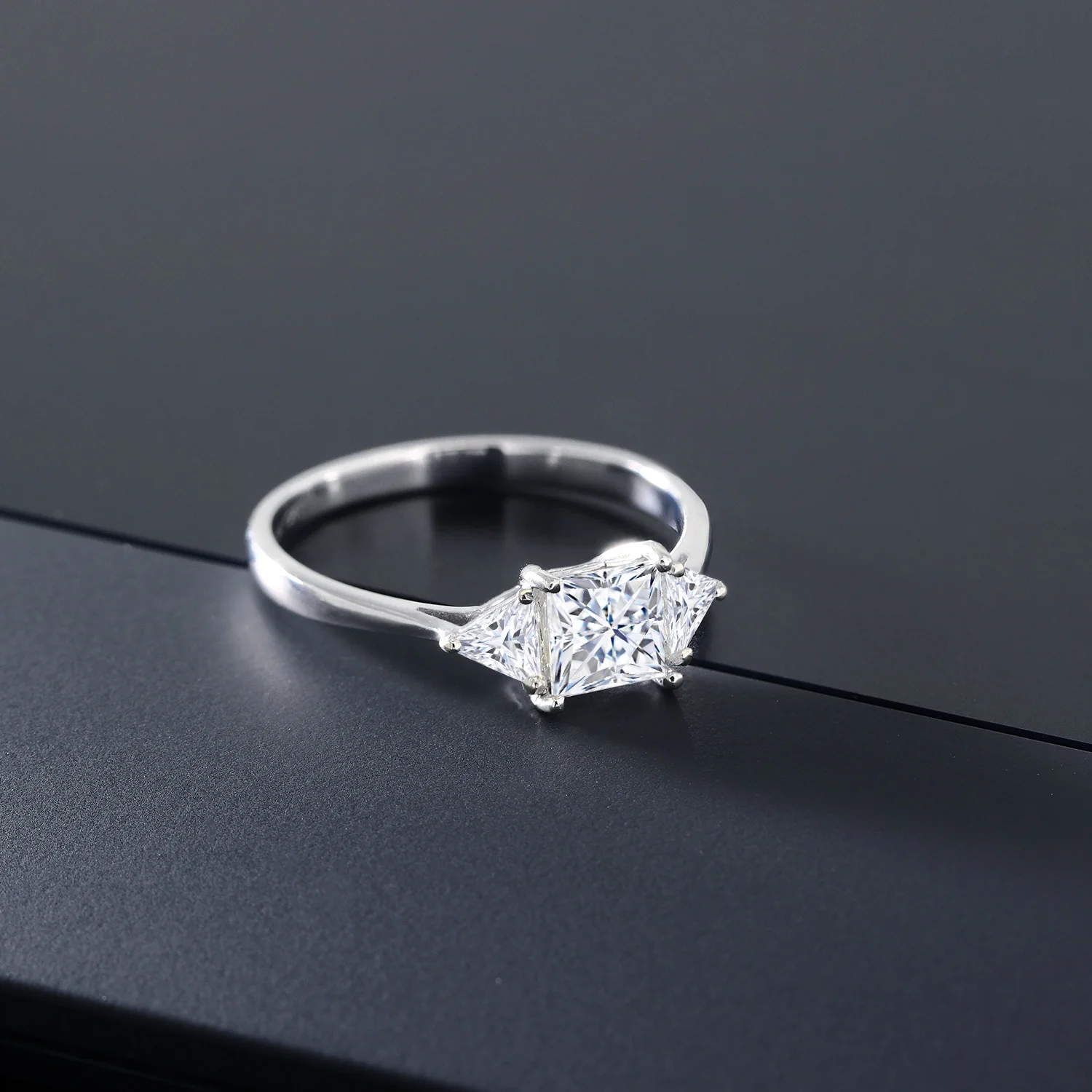 GemStoneKing Charles& Colvard 1,12 карат 10 к белое золото созданное Муассанит кольцо для женщин Solitaire Обручальное ювелирное изделие подарок