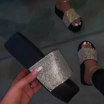 

Women shoes Fashion new Slippers 2020 Summer bling crystal Sandals woman Beach wear Soft bottom Slippers women zapatos de mujer