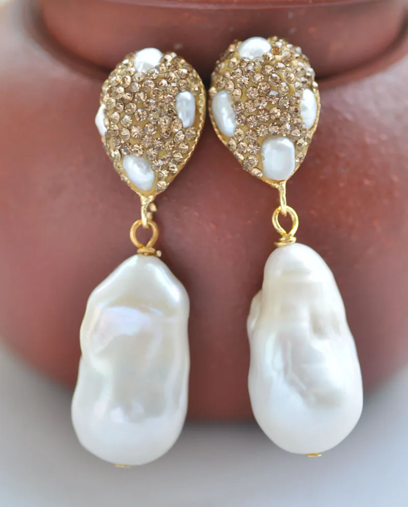 

P7031 26mm White Baroque Keshi Pearl Inlay Crystal Dangle Earring