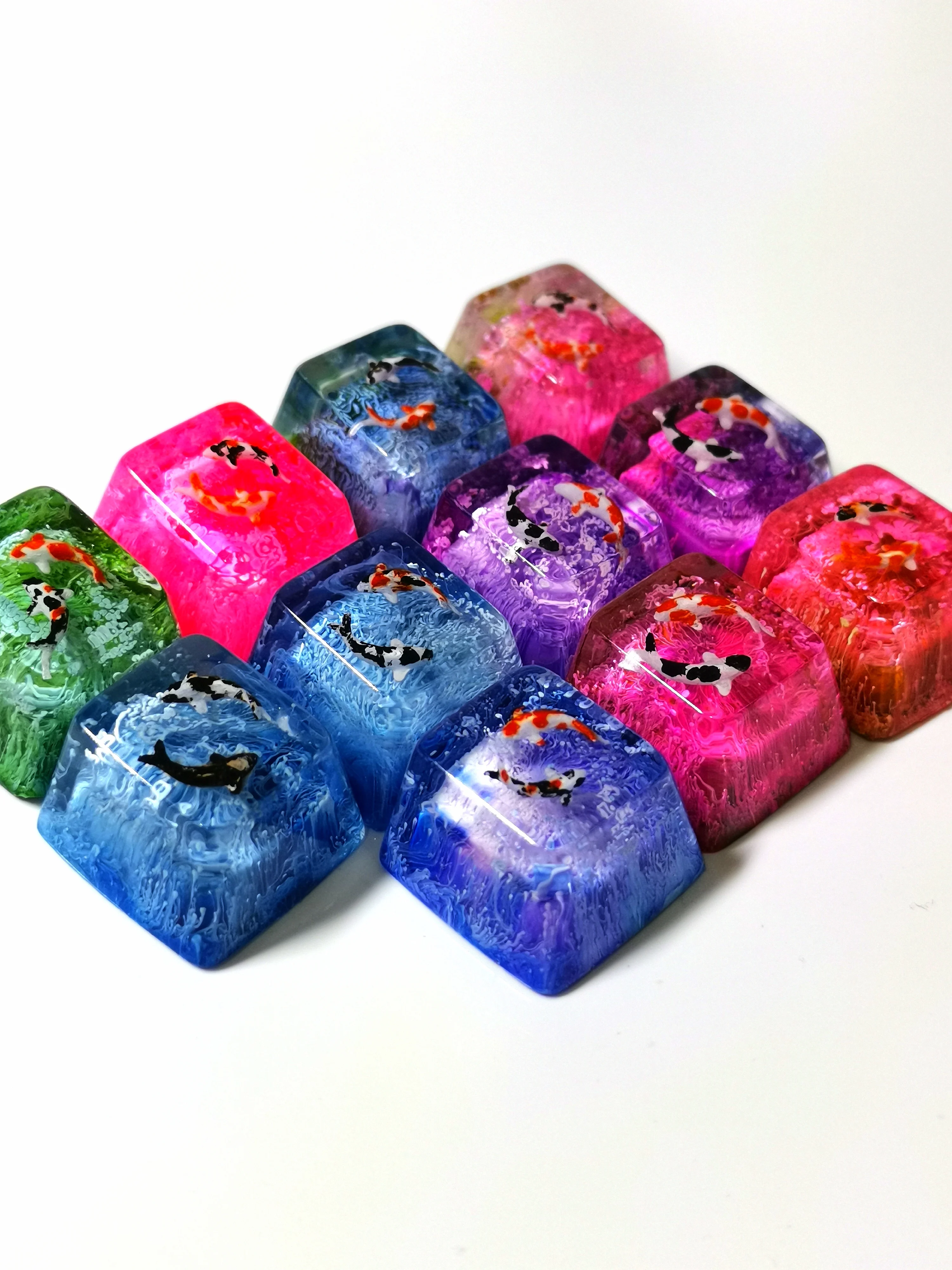 Boné para mx Novo Padrão r4 Altura Artesanal Koi Peixe Personalidade Paisagem Personalizado Resina Chave Interruptor Teclado Mecânico 1 pc Oem - Imagem 4