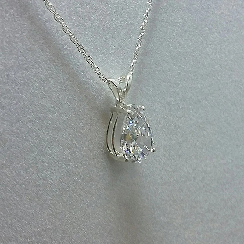 Huitan Necklace Detail View