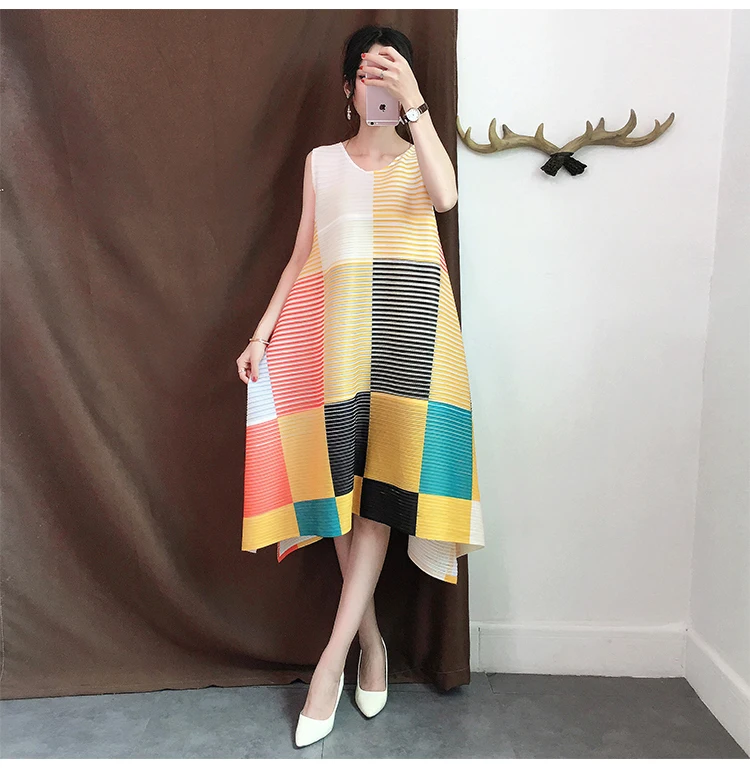 A-Line красочные Miyake плиссированное платье Высокое качество, высота до середины голени, в клетку без рукавов Свободный Повседневный летние платья для женщин; Большие размеры