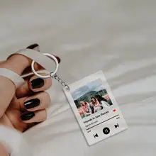 

2022 New Acrylic Music Song Singer Name Personalized Music Spotify Scan Code Key Ring Couple Key Ring Custom Photo Jewelry Gift