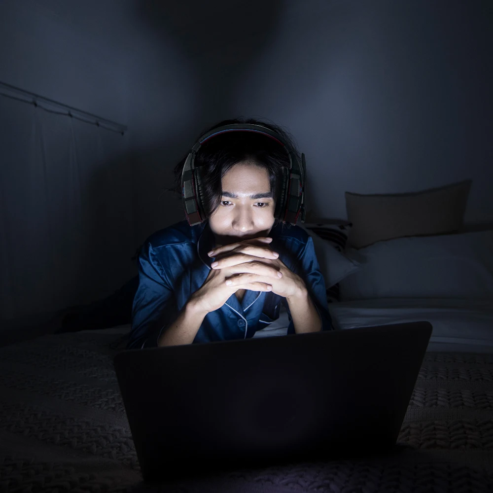 LED Wired Headphones With Microphone Over Ear Headsets Bass Sound Music Stereo Earphone Illuminated Wired Headphones