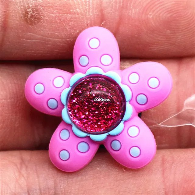 1pcs High Imitation Shoe Charms Colorful Heart-shaped Shoe Buckles Original Accessory fit Bracelets Croc JIBZ Kids Gifts F-ZBX20 E