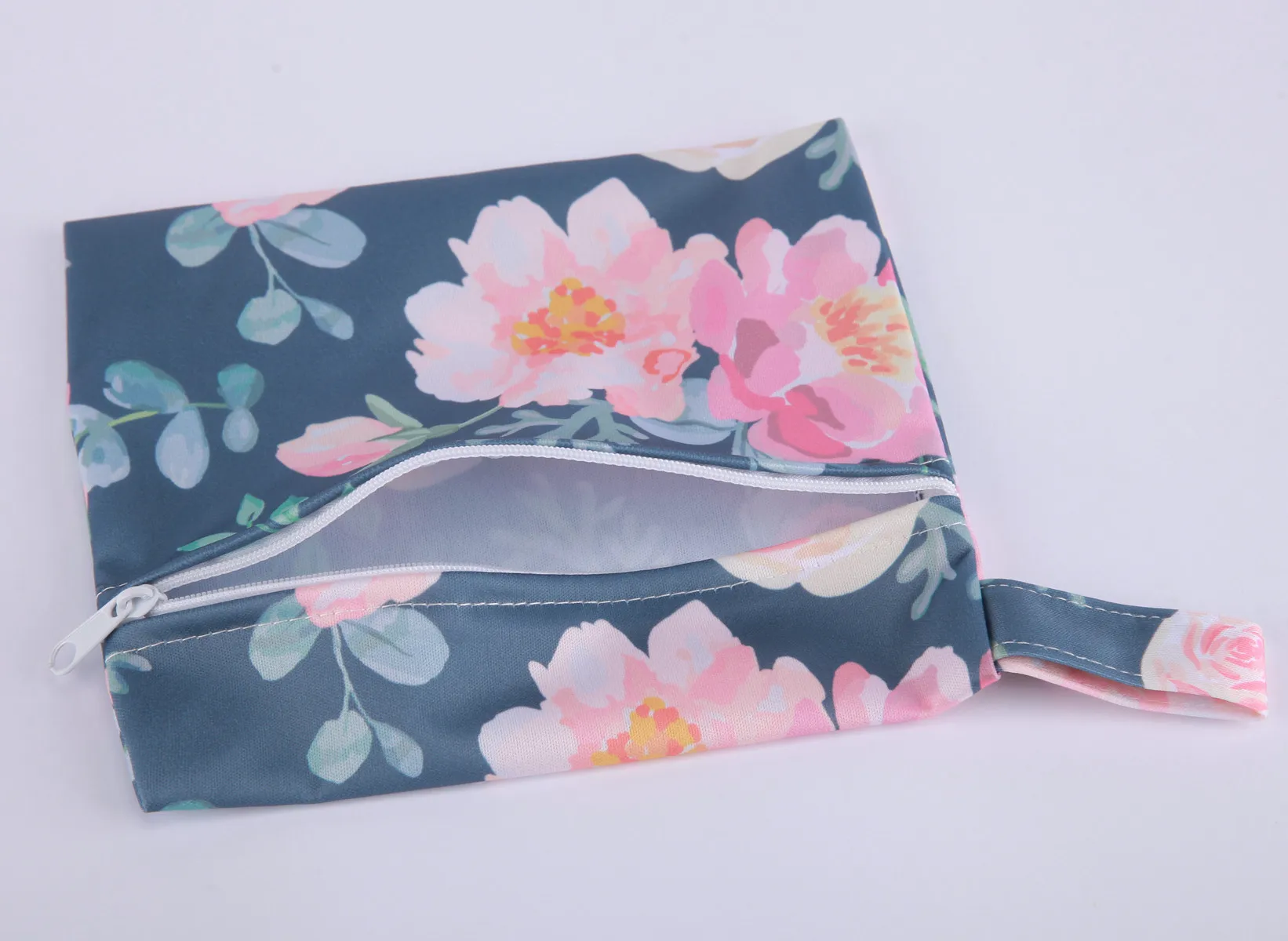 1 Small Mini Wet Bag Reusable for Mama Cloth Sanitary Menstrual Pad Tampon Bib Zippered wet wipes bag
