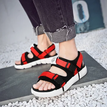 

New Classics Stylish Men Sandals Outdoor Walking Summer Shoes Anti-Slippery Seaside Shoes Men Comfortable Soft Beach Sneakers