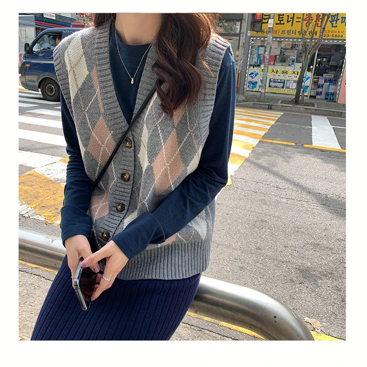 Korean Vintage Argyle Print Sleeveless Vest Sweater Women Autumn Winter New Single-breasted Loose Knitted Cardigans Coats