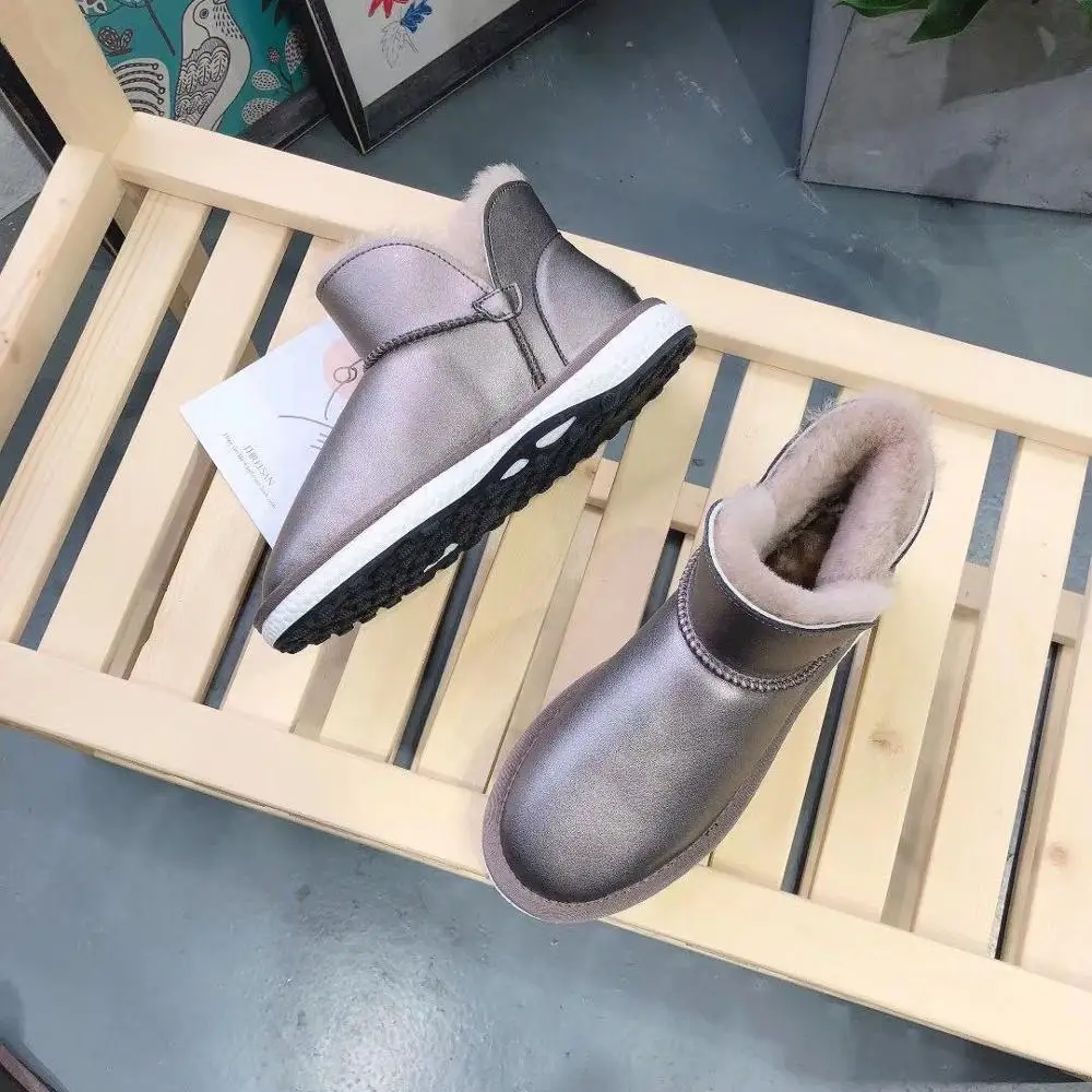 

2019 Australia's highest quality women's snow boots, real leather, 100% natural wool, the latest women's shoes