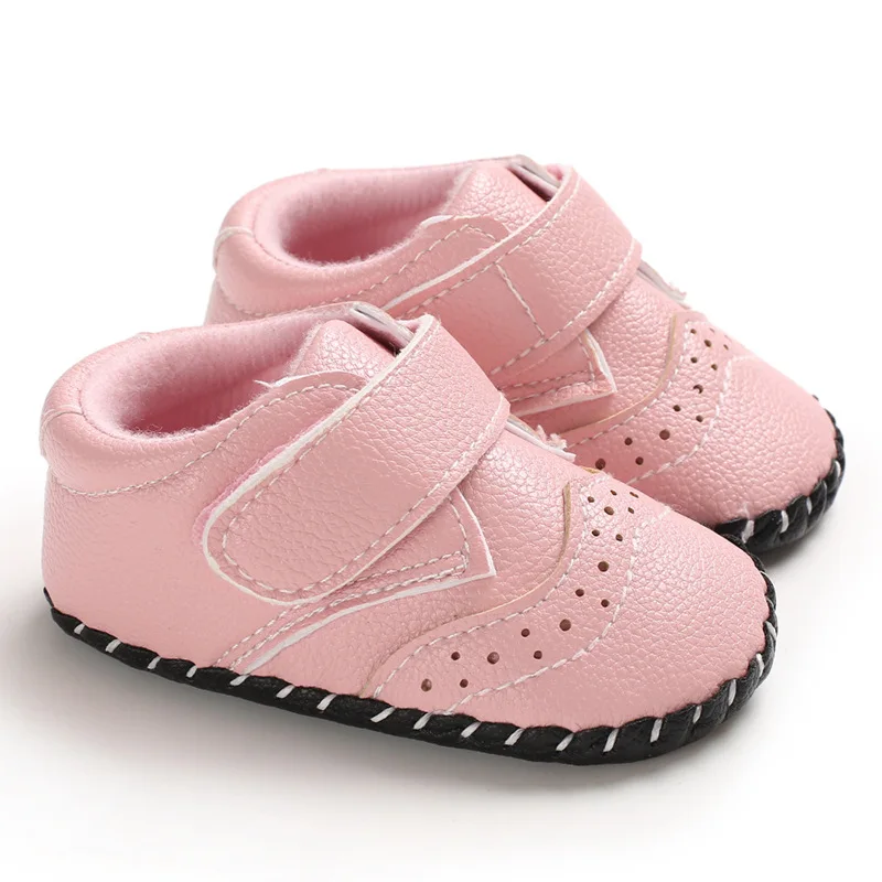 Детские первые ходунки для новорожденных мальчиков и девочек с мягкой подошвой, для новорожденных, кожаные Нескользящие ходунки, новая дышащая обувь с вырезами - Цвет: Розовый
