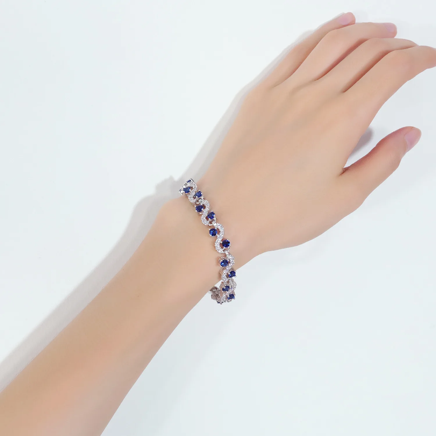 

TFB03 The new Korean version of the popular crystal bracelet in 2019