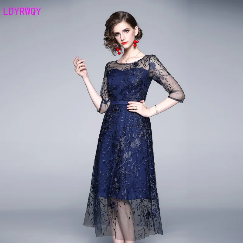 

2019 autumn and winter new European and American women's temperament seven-point sleeve stitching mesh embroidery dress