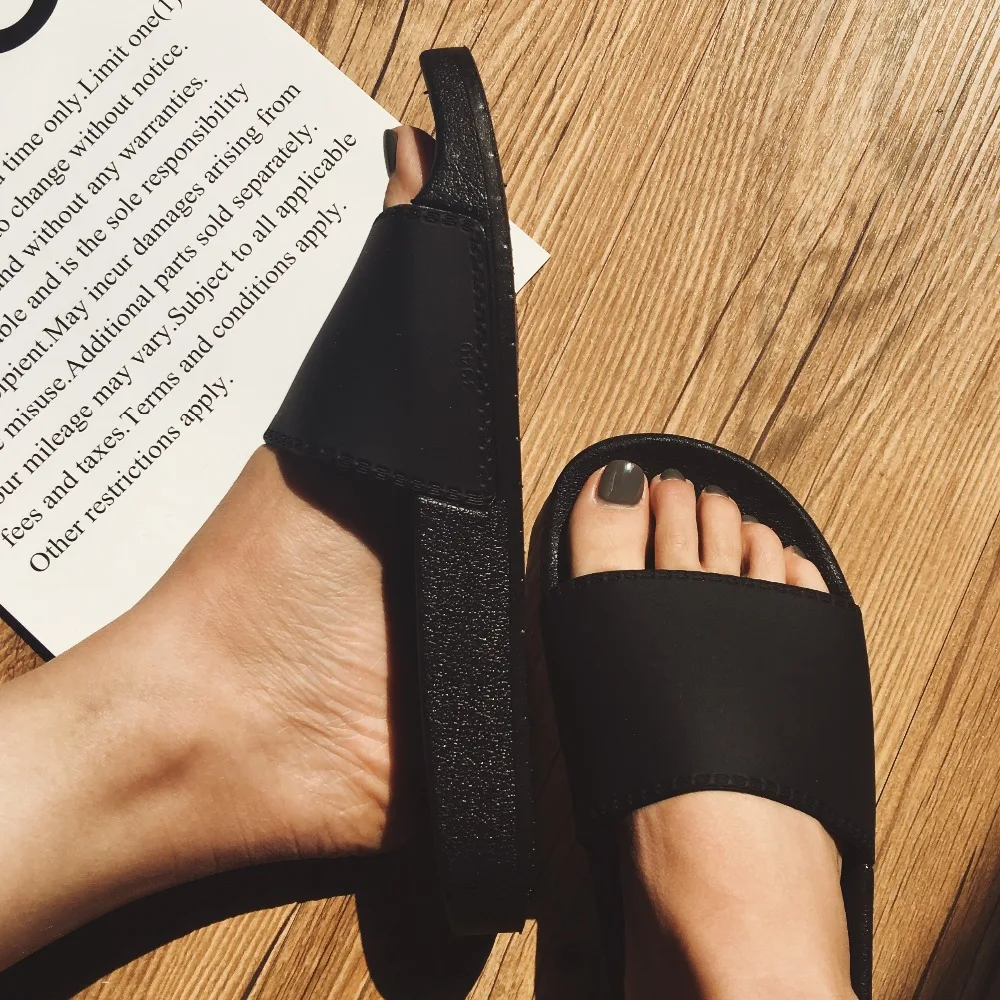 

2018 Summer Slides Women&Men Slippers Flat Women Outdoor slippers Soild Black Casual Slippers Lovers Antiskid Slides