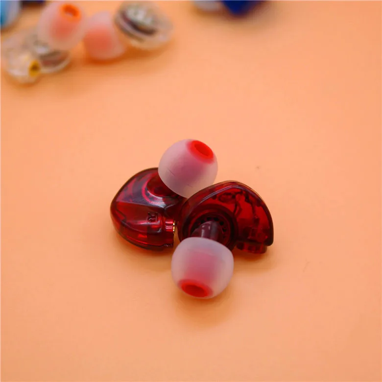 MMCX pluggable earphone head can be equipped with