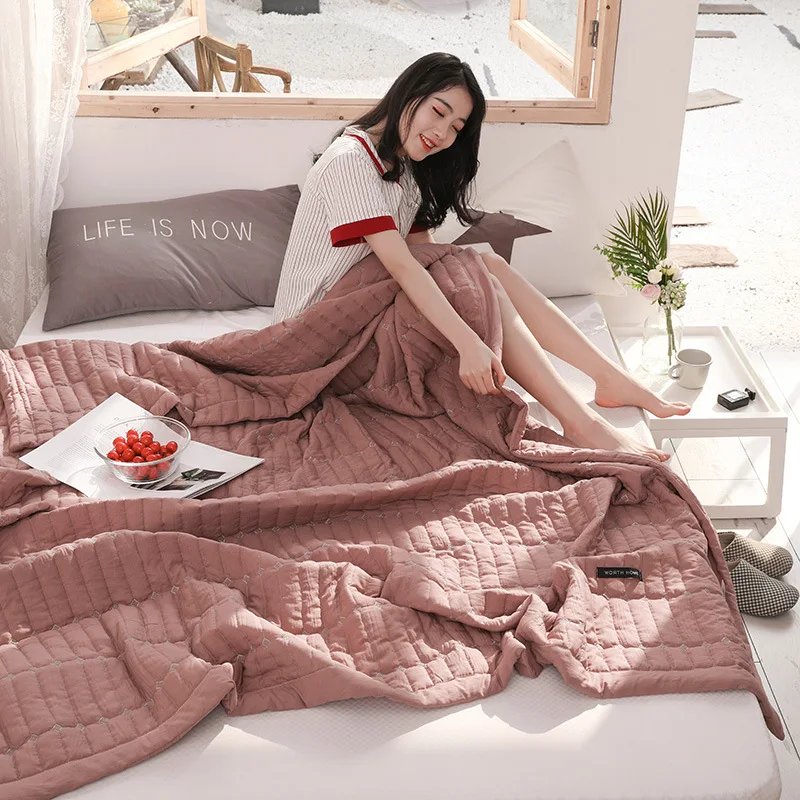 

2019 NEW Solid Color Soft Comfortable Quilts Bed Quilt Comforter Washable Quilted Adults Bedding Colorful Duvet Summer Quilts29