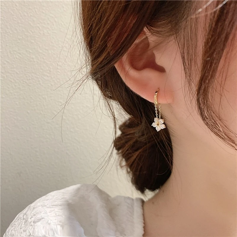 montón Anónimo Mártir Pendientes coreanos de flor de cadena para mujer, aretes de diamante de  flash de primavera temprana, aretes pequeños, aretes exquisitos para mujer  925|Pendientes con forma de gota| - AliExpress