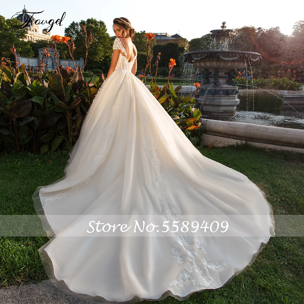 Traugel Scoop A Line Lace Wedding Dresses Chic Applique Short Sleeve Backless Bride Dress Cathedral Train Bridal Gown Plus Size