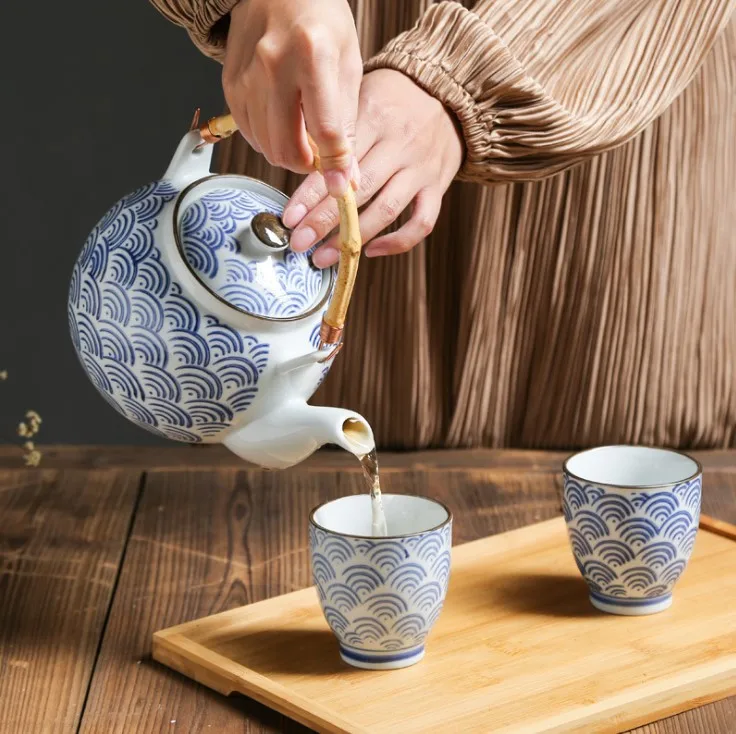 

Japanese ceramic high temperature hand-painted underglaze color household sea pattern wave tea set