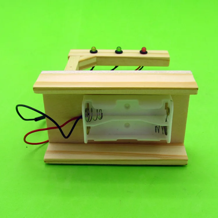 

Traffic Lights DIY Science And Technology Small Assembled Handmade Popularization of Science Educational for Making Physical Toy
