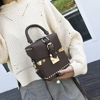 

Fashion Lady's Bags Luxury Rivet Handbags for Woman 2020 Solid Black Smooth Texture Shoulder Box Bag Designer Woman's Hand Bags