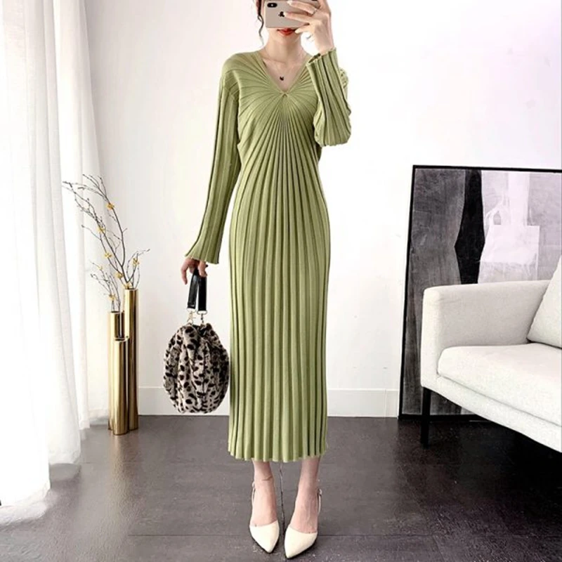 

Elegant Fashion Slim Solid Color V-Neck over the knee Knitted Dress Women 2020 Autumn And Winter New Korean Version
