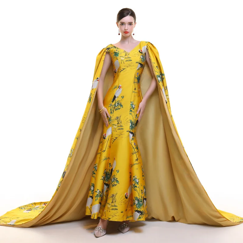 

Crane Yellow Chinese Evening Dress 2019 With Shawl Mermaid Embroidery Cheongsam Traditional Wedding Gold Brocade Gown Qipao