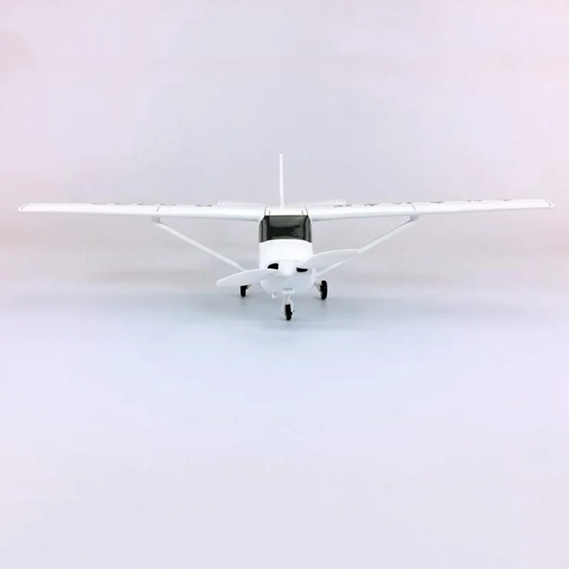28 см старомодный авиасимулятор модель 1: 60 масштаб классический ESSNA 172 SKYHAWK самолет W база и колесо сплава литья под давлением planeToy