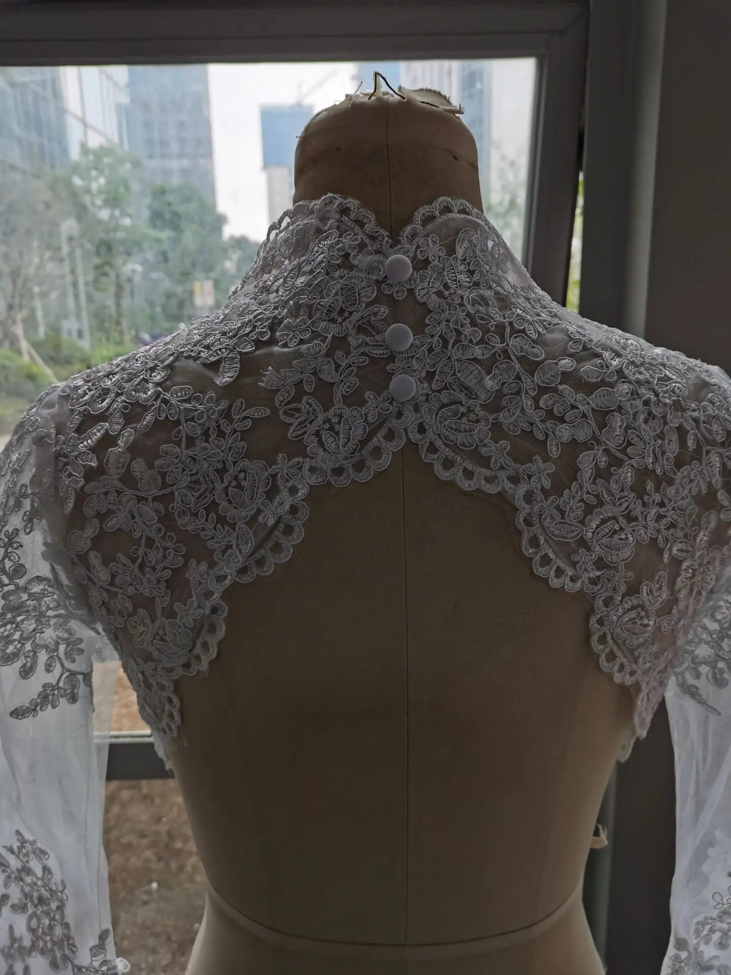 Wedding Shawl Long Sleeve Wedding Jacket Appliques Bridal Party Coat Backless Bridal Jacket Customized