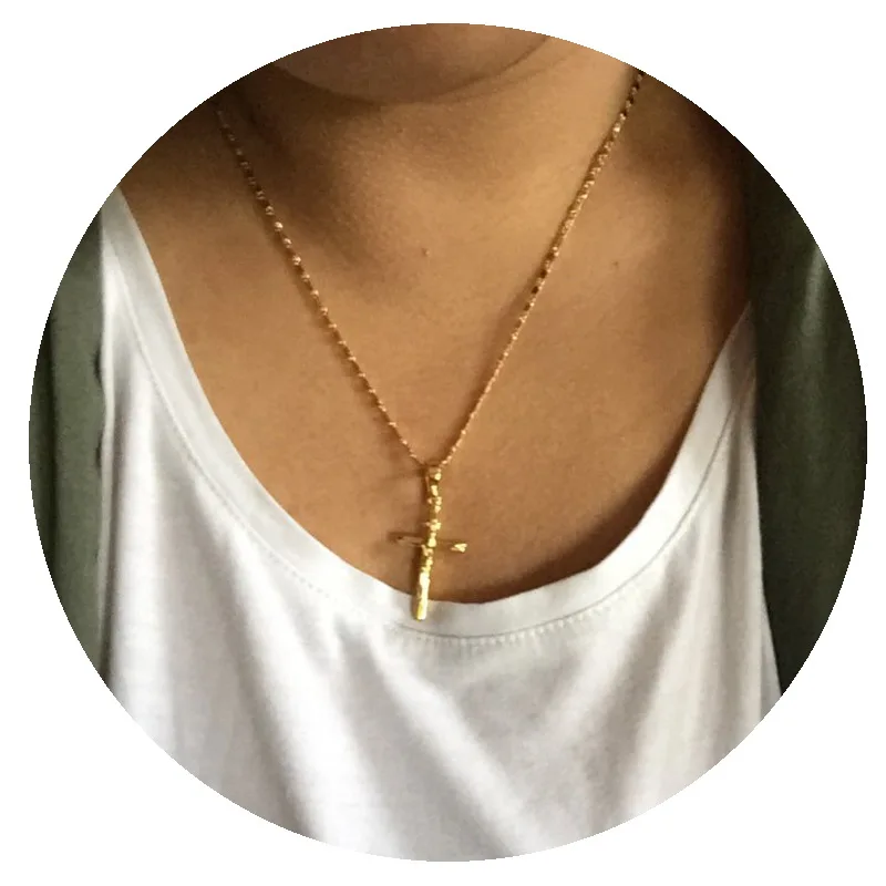 Collana Donna Oro Con Ciondolo Croce TOVABA | Gioiello Elegante E Moderno | Leggera E Resistente, Regalo Ideale Per Ogni Occasione