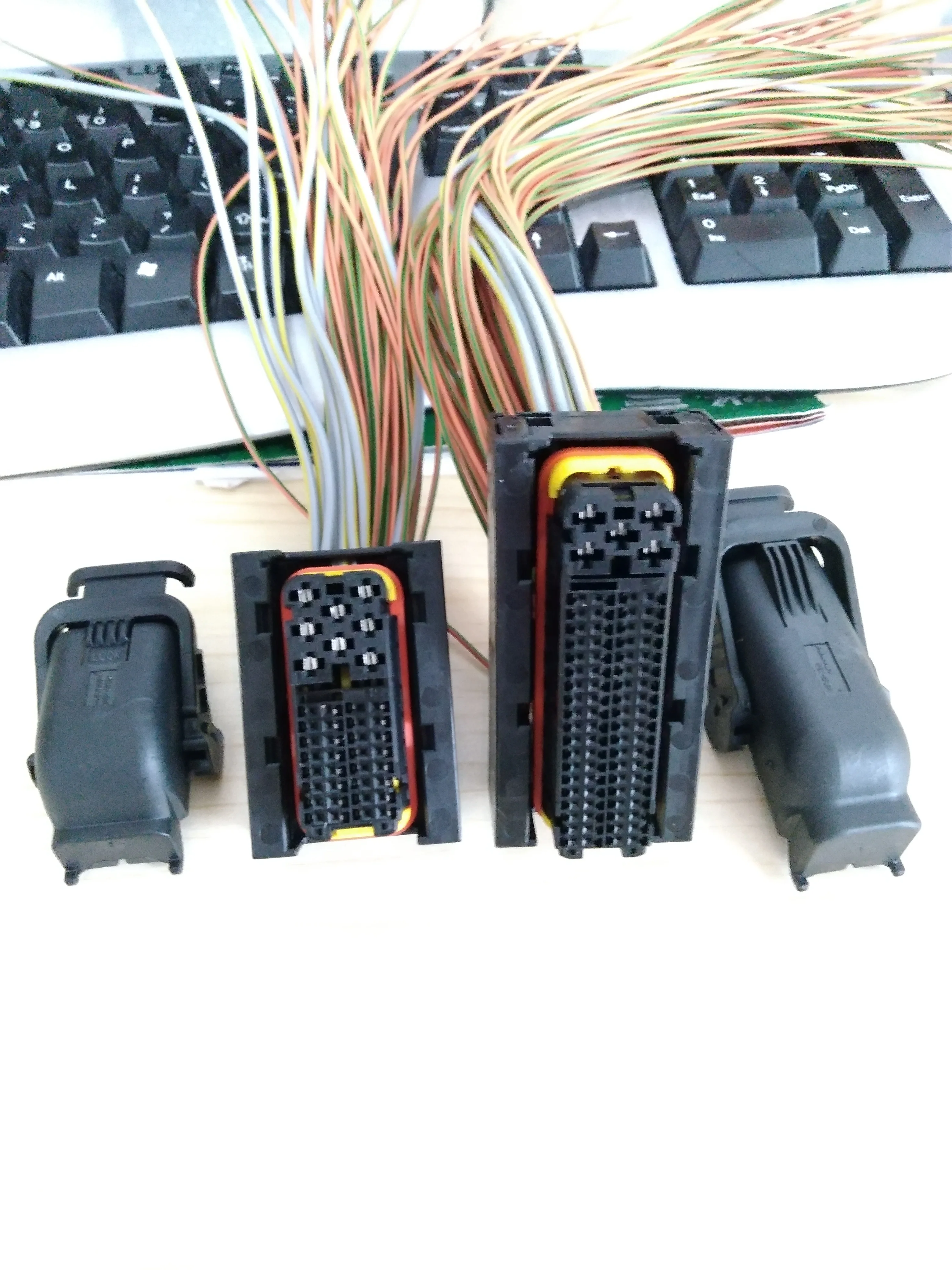 

Excavator PC200/210/240-8 PC version plug Hydraulic main board Display plug connector ECU 81PIN + 40PIN