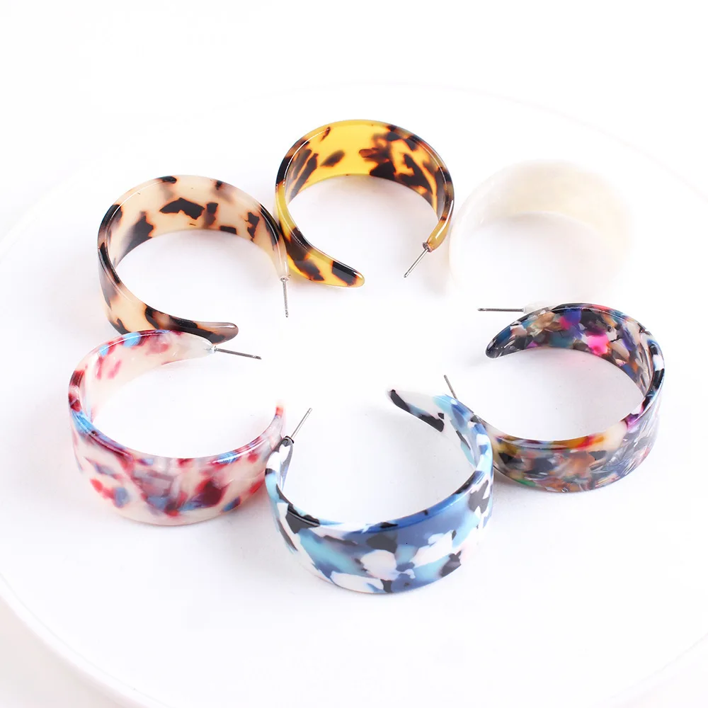 

Color Simulation Amber Gram Force Texture Earring Leopard Print Acetic Acid Small Ear Circle Woman Earrings Ear Nail E4158