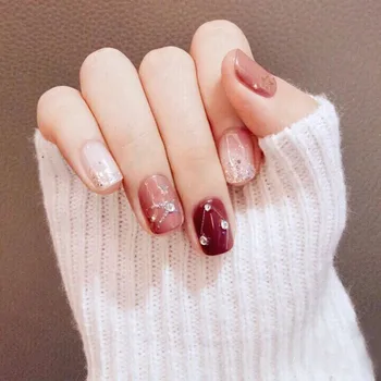

24pcs/box Flash Diamond and Star Pattern Decorated Wearable Short Fake Nails Wine Red Bean Paste Jumping Color Finished Nails DL