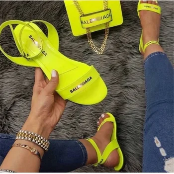 

2020 summer women's sandals fashion slippers new flat shoes sandals slipper