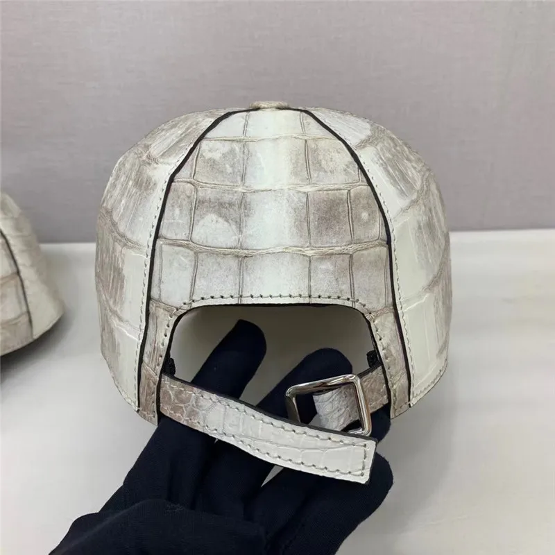 Рисунок 5 - Мужская бейсболка из натуральной крокодиловой кожи