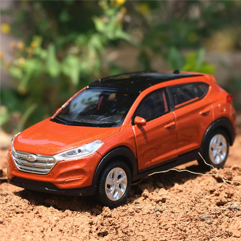 Модель автомобиля из сплава Hyundai SUV 1/36 модель TUCSON SANTAFE IX35 игрушечного литья под
