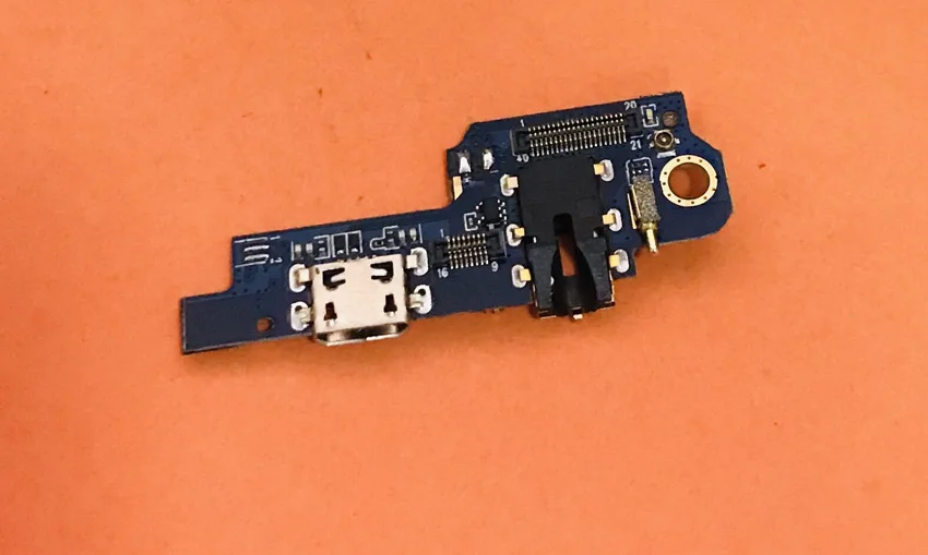 

Used Original USB Plug Charge Board For Bluboo Edge MT6737 Quad Core 5.5 Inch HD 1280X720 Free shipping