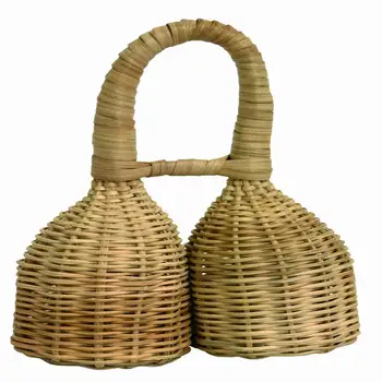 

Terre Caxixi doble made of rattan or elephant grass