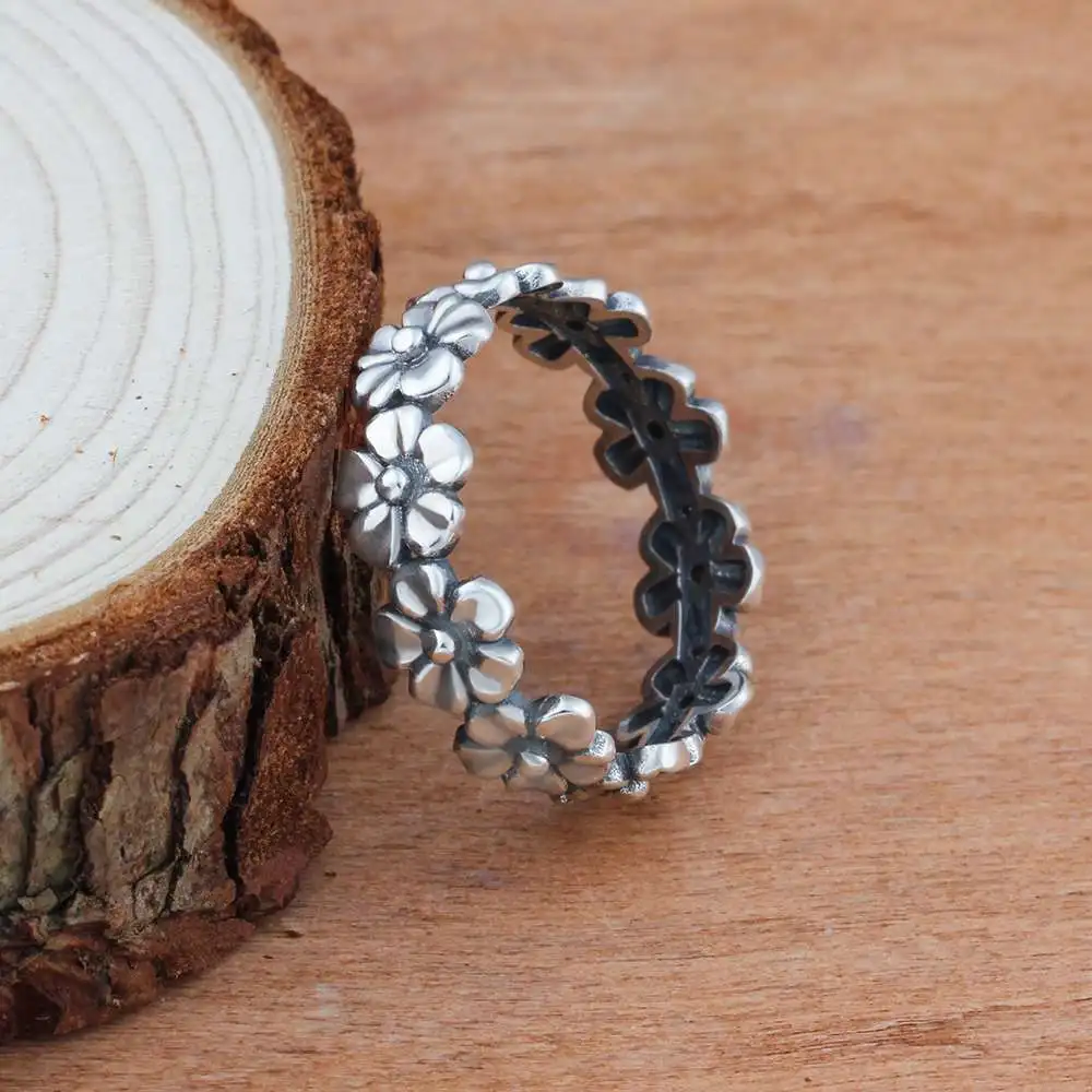 

2019 Retro Thai Silver Color Metal Flower Rings Women's Personality Small Floral Finger Ring For Wedding Valentine's Day Gift