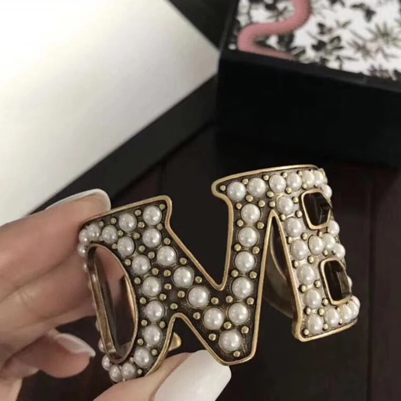 Brand Fashion Pearl Jewelry For Women Vintage Bangle Pearl Letter LOVE Vintage Party Bangle Yellow Brass Jewelry Full Pearls
