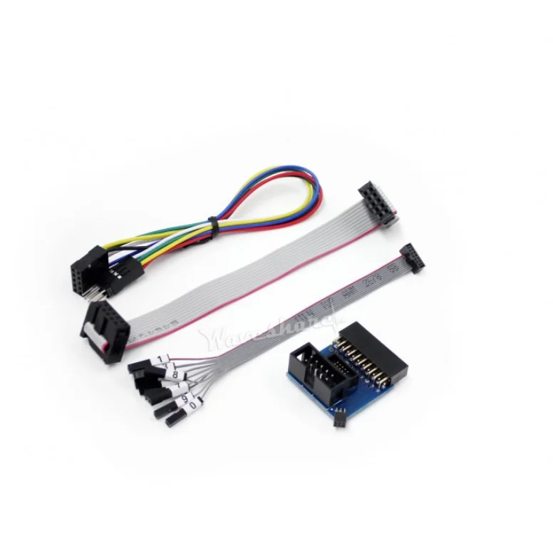 Atmel ICE базовый комплект поставляется с дополнительным адаптером и