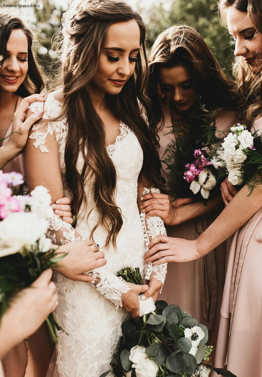 2017 Spring Summer Country Style Wedding Dresses Lace Sheer Long Sleeves Open Back Beach Bridal Gowns for Garden  105 (3)