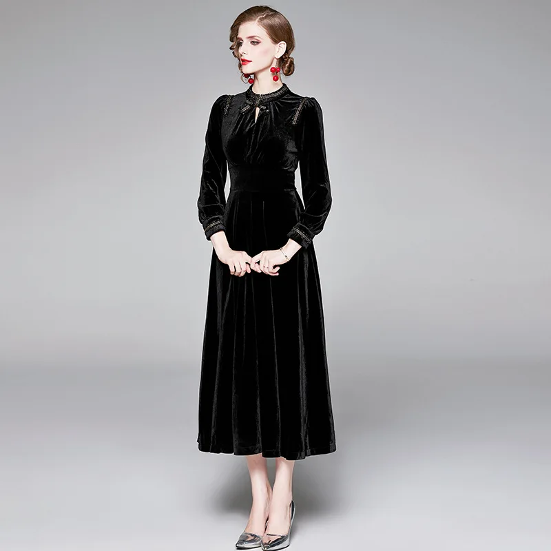 

Photo Shoot Ladies' Elegant Slim Fit Dress Autumn And Winter Slim Black Velvet Dress with Corsage