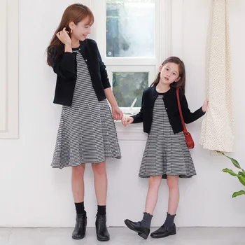 

Children Suit Autumn 2019 New Girl Set Mother and Daughter Suit Plaid Vest Dress and Knit Cardigan Faux Rabbit Fur Fashion