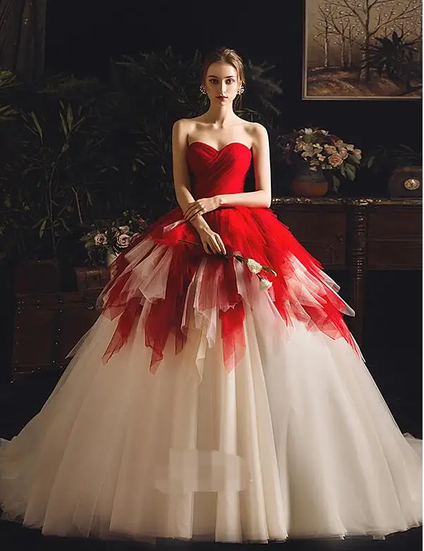 

Princess Red and Ivory Gothic Wedding Dresses Sweetheart Corset Back Two Tones Non White Modern Chic Bridal Gowns With Color